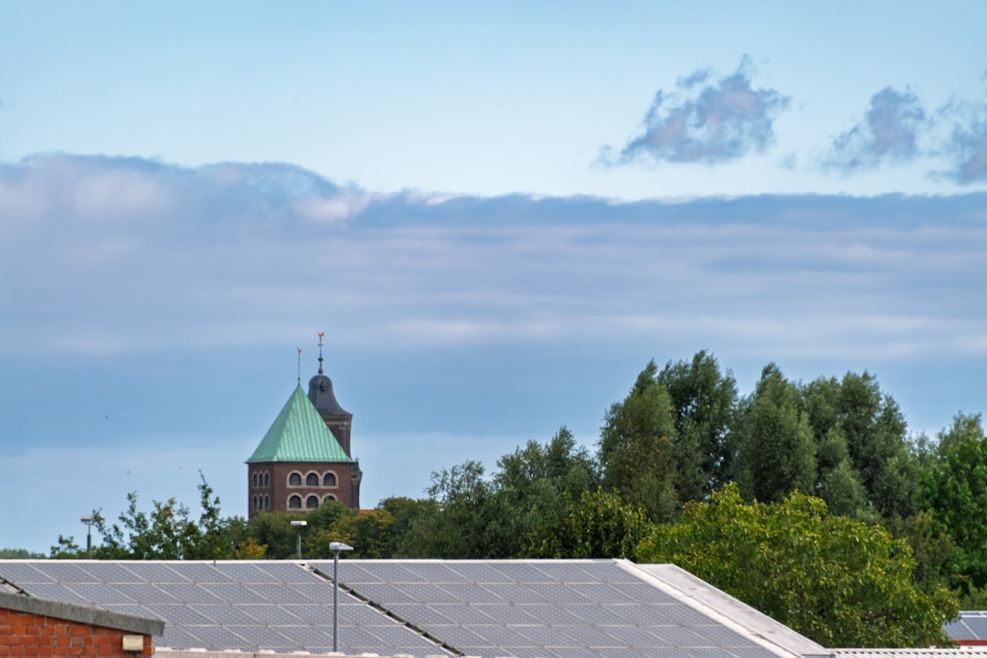 Thuisbatterij voor zonnepanelen: zo benut je je eigen stroom slimmer in huis